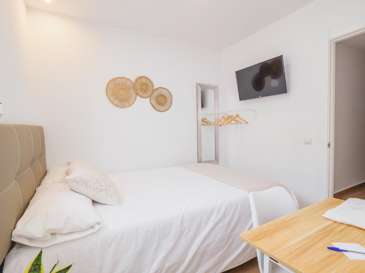 Cubo'S Hostal William'S Sunny 5 With Breakfast ตอร์เร เด เบนากาลบอน ภายนอก รูปภาพ