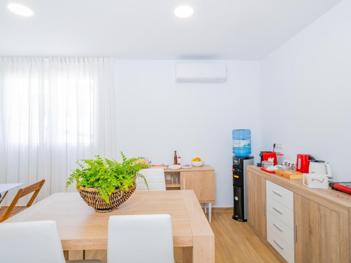 Cubo'S Hostal William'S Sunny 5 With Breakfast ตอร์เร เด เบนากาลบอน ภายนอก รูปภาพ